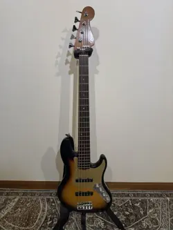 FENDER DELUXEJAZZBASSV KAZUKIARAIEDITION