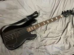 FENDER DUFF MCKAGAN PRECISION BASS BLACK