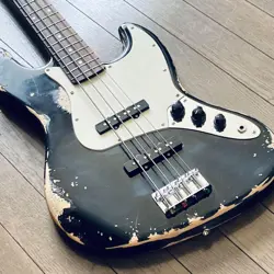 SQUIER BY FENDER RELIC PROCESSED PRODUCT