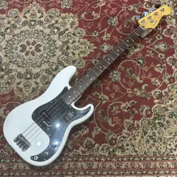 *CLEAN* FENDER PLAYER2