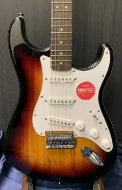 SQUIER BY FENDERÂ AFFINITY SERIES STRATOCASTER 3-COLOR SUNBURST INDIAN LAUREL