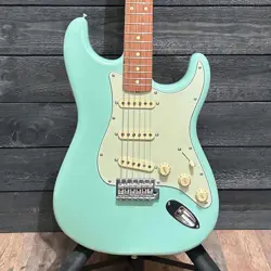 FENDER VINTERA ‘60S STRATOCASTER ELECTRIC GUITAR 2021 - SEA FOAM GREEN