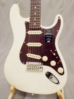 FENDER AMERICAN PROFESSIONAL II STRATOCASTER    OLYMPIC WHITE