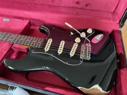 ELECTRIC GUITAR FENDER CUSTOM 1960 DUAL-MAG STRATOCASTER BLACK WITH HARD CASE