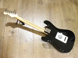 STANDARD STRATOCASTER 2004