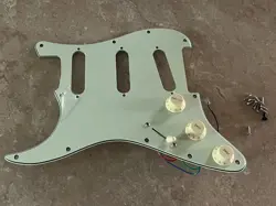 LEFTY LEFT HANDED FENDER PLAYER PLUS STRATOCASTER GUTIAR PICKGUARD POTS