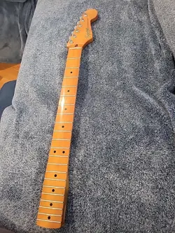 50S SQUIRE NECK