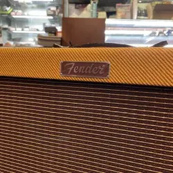 FENDER BLUES JUNIOR LACQUERED TWEED COMBO AMPLIFIER