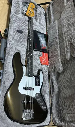FENDER AMERICAN ULTRA II JAZZ BASS SAFE DELIVERY FROM JAPAN