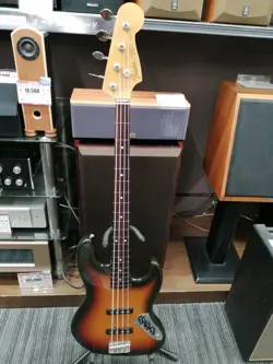 BASS WITH PICKGUARD