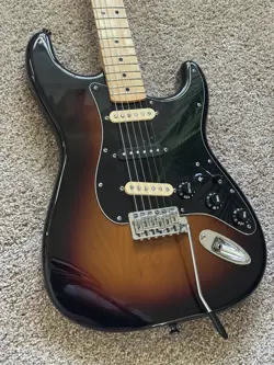 STANDARD STRATOCASTER SUNBURST