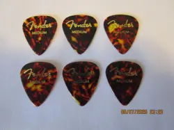 CLASSIC CELLULOID GUITAR