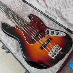 USED FENDER AMERICAN PROFESSIONAL II 5 STRING JAZZ BASS USA