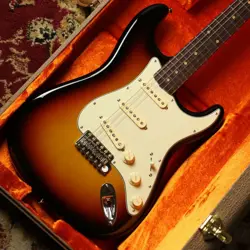 FENDER AMERICAN VINTAGE II 1961 STRATOCASTER 3-COLOR SUNBURST #GGD19