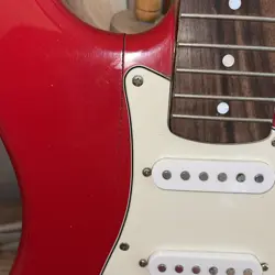 2000 FENDER STRATOCASTER