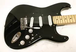 SQUIER STRAT *LOOK!