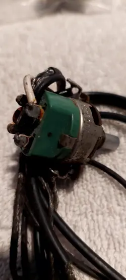 AMP PUSH/PULL SWITCH