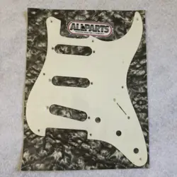 NEW - PICKGUARD FOR VINTAGE FENDER STRAT, 8 HOLES, 1-PLY WHITE