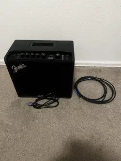 AMPLIFIER MUSTANG LT25
