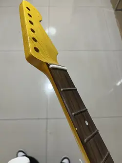 NECK FENDER STRAT