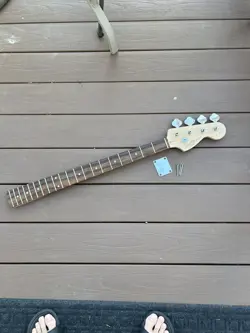P-BASS NECK WITH