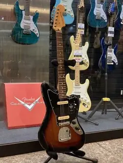 FENDER PLAYER II JAGUAR ROSEWOOD FINGERBOARD 3-COLOR SUNBURST