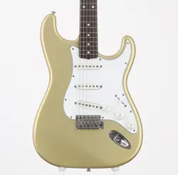 GOLD 1994 STRATOCASTER