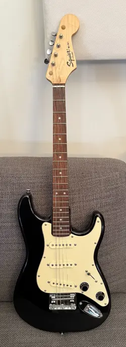 SOARES'Y 4 STRING TENOR STRATOCASTER GUITAR W FENDER NOISELESS PICKUPS & HS CASE