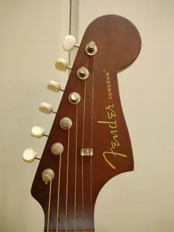 MINI ACOUSTIC GUITAR