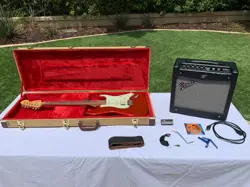 STRATOCASTER HSS PAU