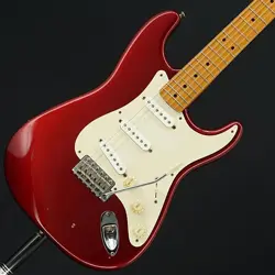 FENDER  AMERICAN VINTAGE '57 STRATOCASTER (CANDY APPLE RED)