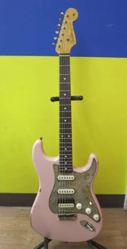 PINKY STRAT NO250513
