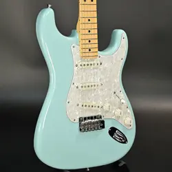 FENDER MADE IN JAPAN HYBRID II FSR COLLECTION STRATOCASTER MAPLE DAPHNE BLUE