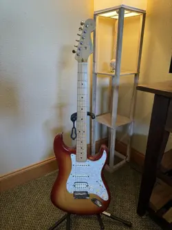 NEAR MINT 1990 CHERRY BURST FENDER FAT STRAT!!!