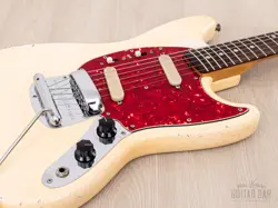 VINTAGE OFFSET GUITAR