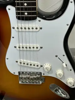 FENDER JAPAN STRATOCASTER ELECTRIC GUITAR VINTAGE STYLE FROM JAPAN