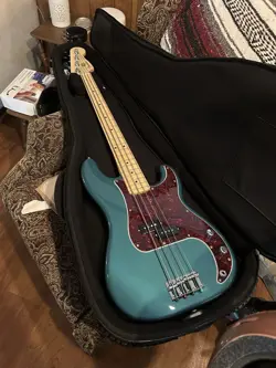PRECISION LIMITED-EDITION BASS