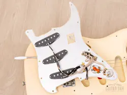 HENDRIX TRIBUTE STRATOCASTER