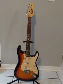 STARCASTER BY FENDER STRATOCASTER 3-TONE SUNBURST ELECTRIC GUITAR