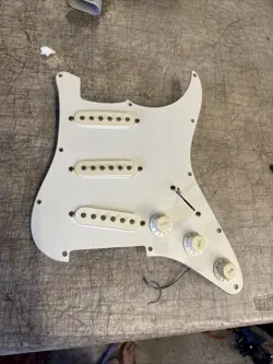 2004  FENDER SQUIER STRAT STRATOCASTER GUITAR LOADED PICKGUARD 3 PLY 11 H BULLET