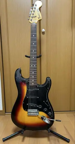 FENDER STRAT #QO3GGL