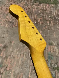YELLOW MATTE MAPLE