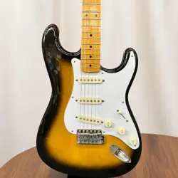 FENDER JAPAN 50S STRATOCASTER 2-TONE SUNBURST ELECTRIC GUITAR, VINTAGE STYLE