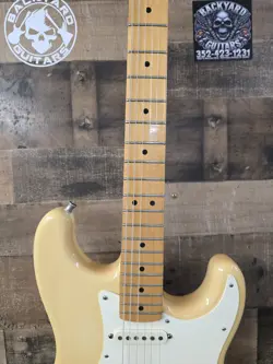 1983 VINTAGE FENDER