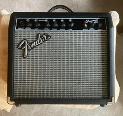 FENDER FRONTMAN 15G GUITAR AMPLIFIER, PRACTICE AMP, 15 WATTS