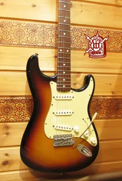 FENDER AMERICAN VINTAGE '62 STRATOCASTER THIN LACQUER USED ELECTRIC GUITAR  2007