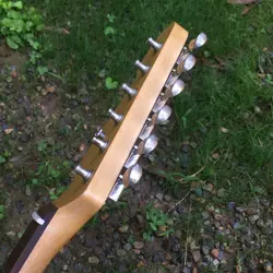 GUITAR NECK AMBER