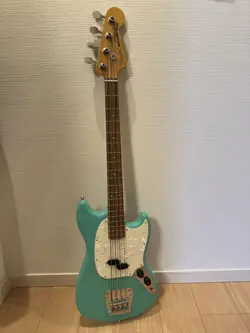 FENDER VINTERA MUSTANG BASS SEAFORMGREEN SAFE PACKING!