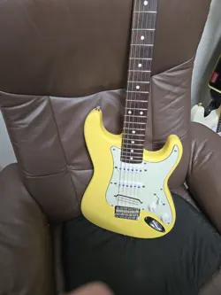 ELECTRIC GUITAR FENDER 2013 ST62-SS SMART SIZE STRATOCASTER YELLOW MADE IN JAPAN