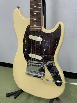 FENDER MG69 MUSTANG